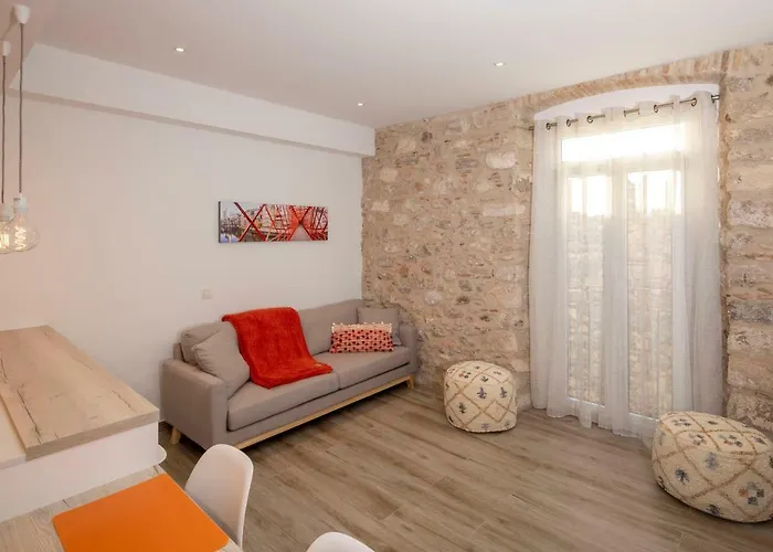 Apartamento Histórico En El Barri Vell, *